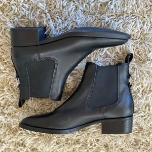 Treasure and Bond // Kensley Water Resistant
Chelsea Boot in size 8 women’s